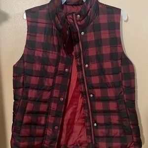 Gap puffer vest, size small